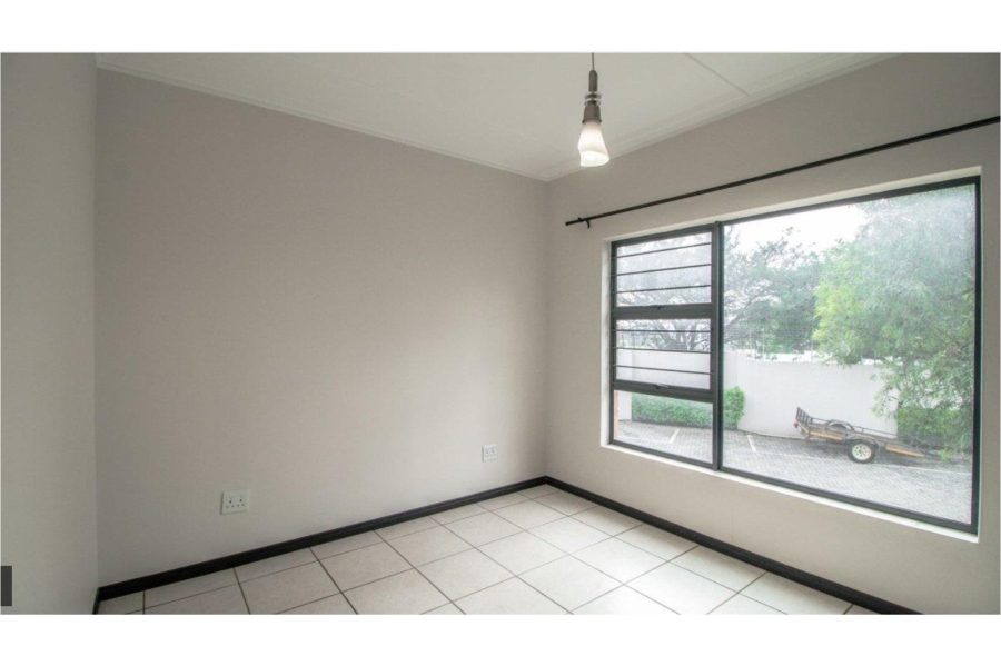 2 Bedroom Property for Sale in Greenstone Hill Gauteng