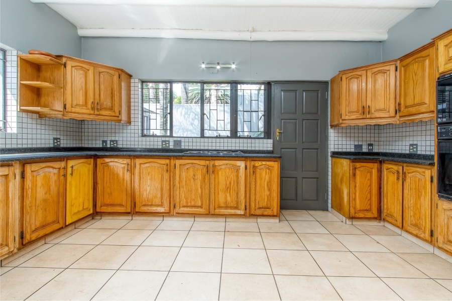 10 Bedroom Property for Sale in Parktown Gauteng