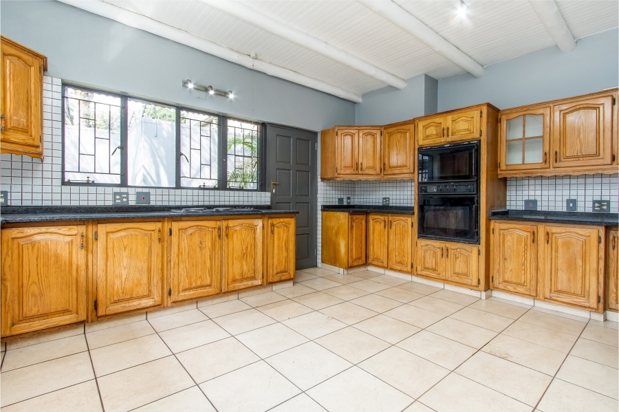 10 Bedroom Property for Sale in Parktown Gauteng