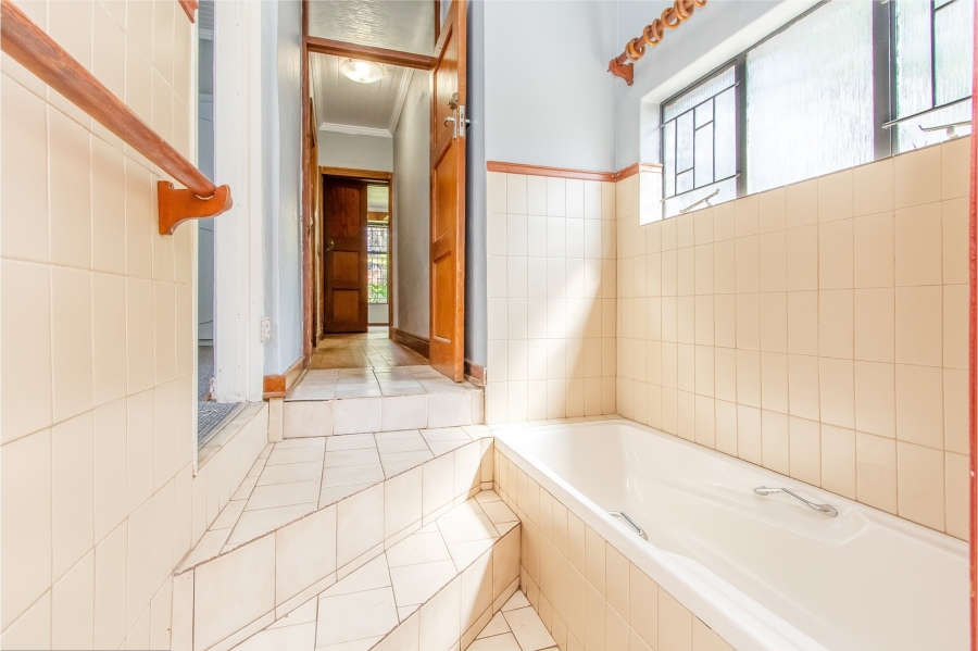 10 Bedroom Property for Sale in Parktown Gauteng