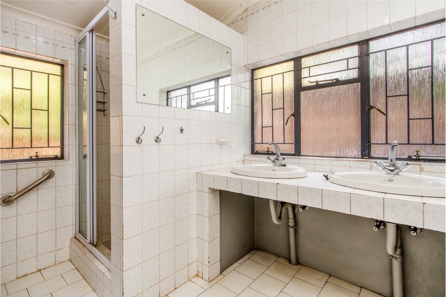 10 Bedroom Property for Sale in Parktown Gauteng