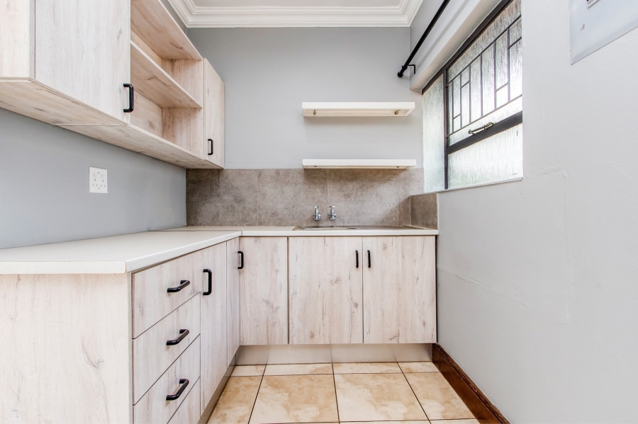 10 Bedroom Property for Sale in Parktown Gauteng