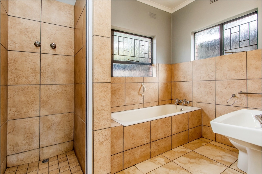10 Bedroom Property for Sale in Parktown Gauteng