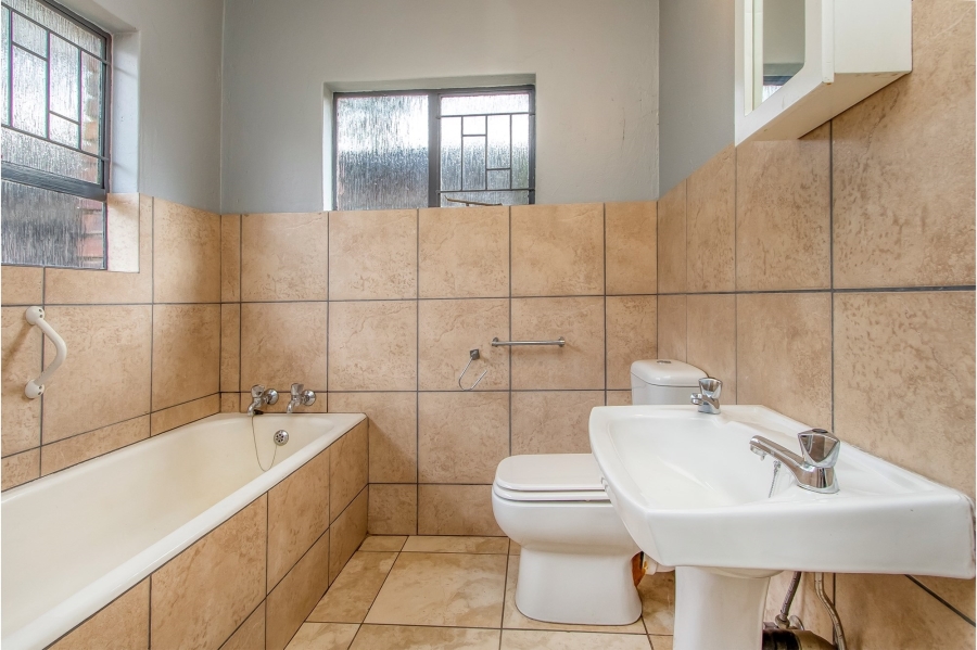 10 Bedroom Property for Sale in Parktown Gauteng