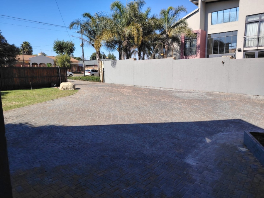 4 Bedroom Property for Sale in Greenhills Gauteng