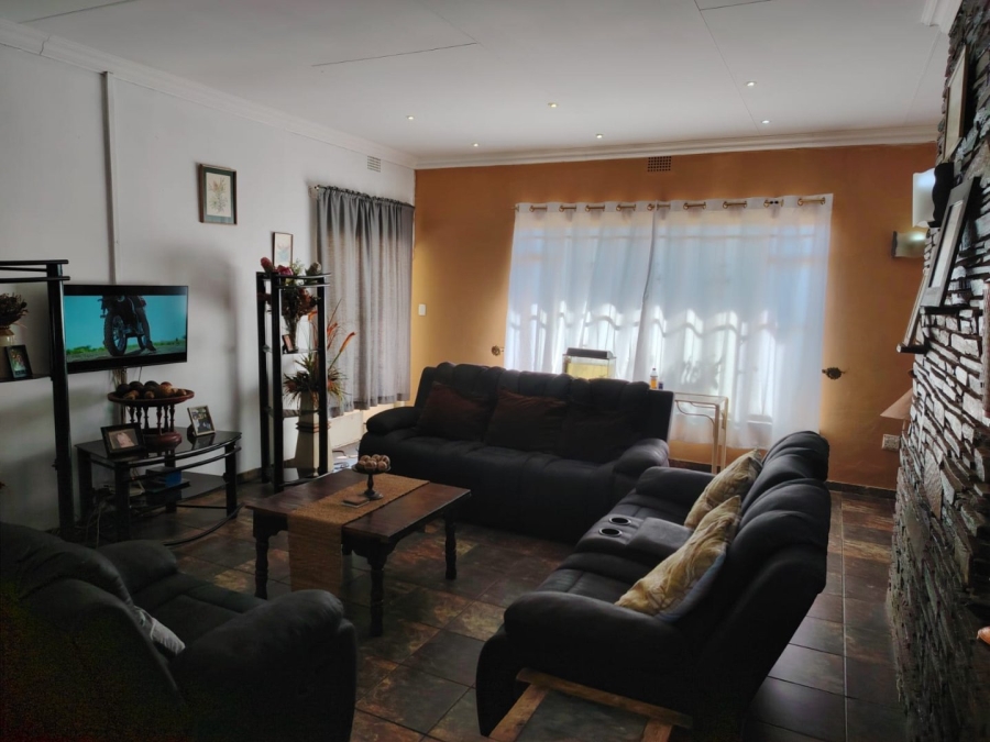 4 Bedroom Property for Sale in Greenhills Gauteng