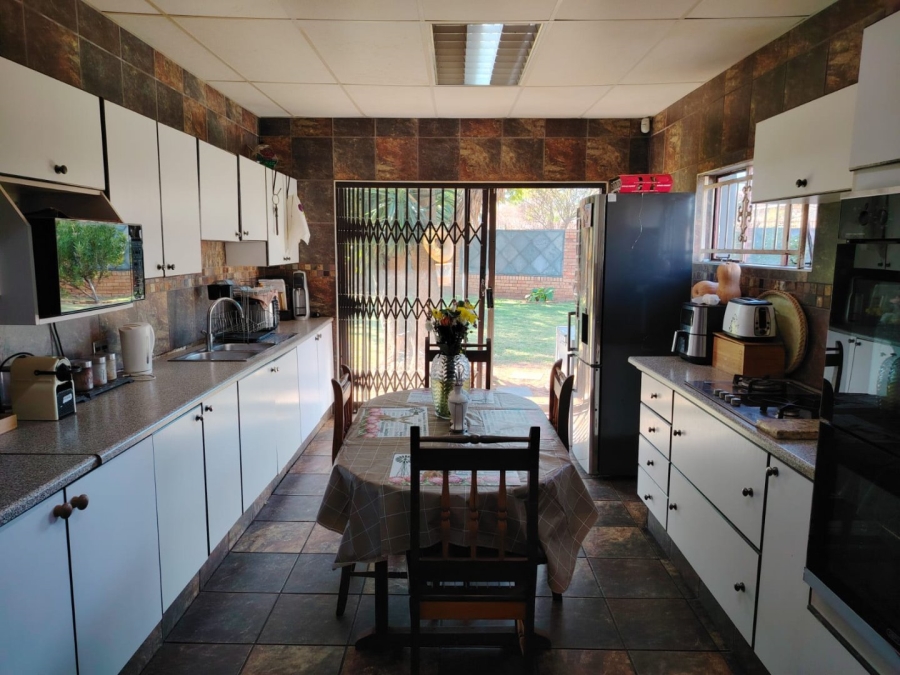 4 Bedroom Property for Sale in Greenhills Gauteng