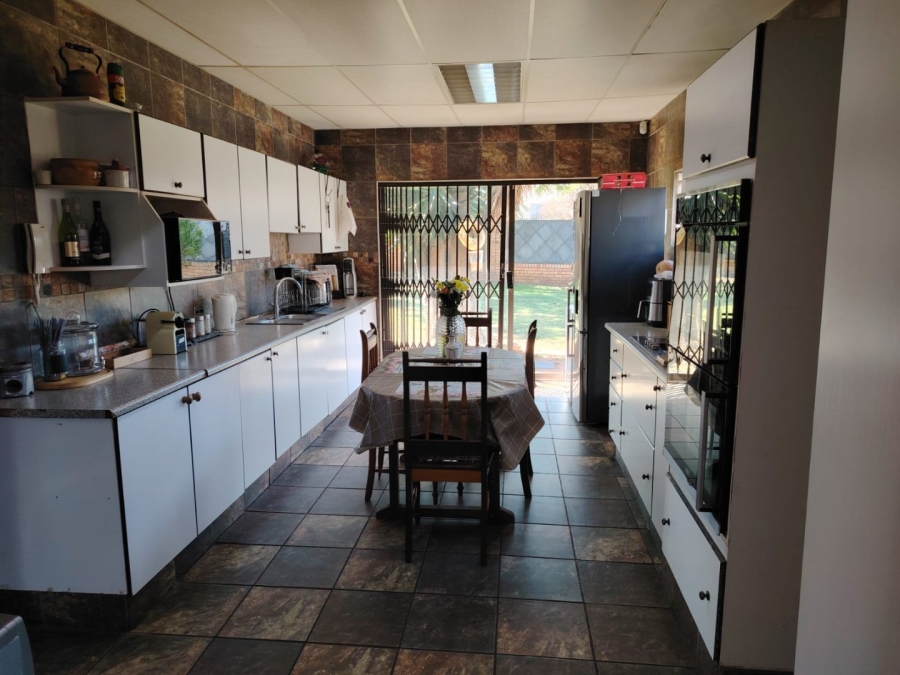 4 Bedroom Property for Sale in Greenhills Gauteng