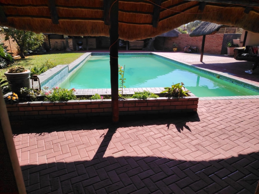 4 Bedroom Property for Sale in Greenhills Gauteng