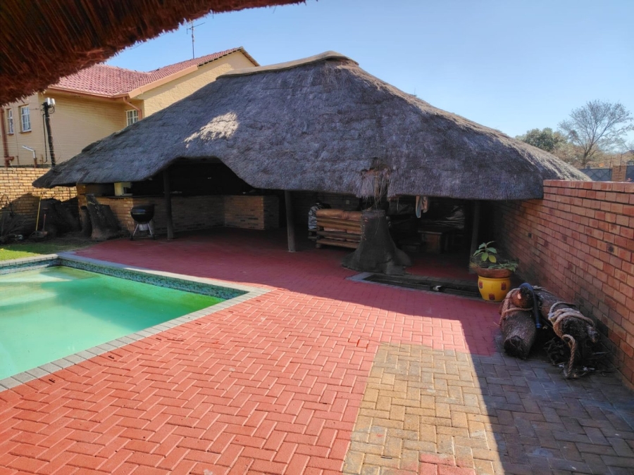 4 Bedroom Property for Sale in Greenhills Gauteng