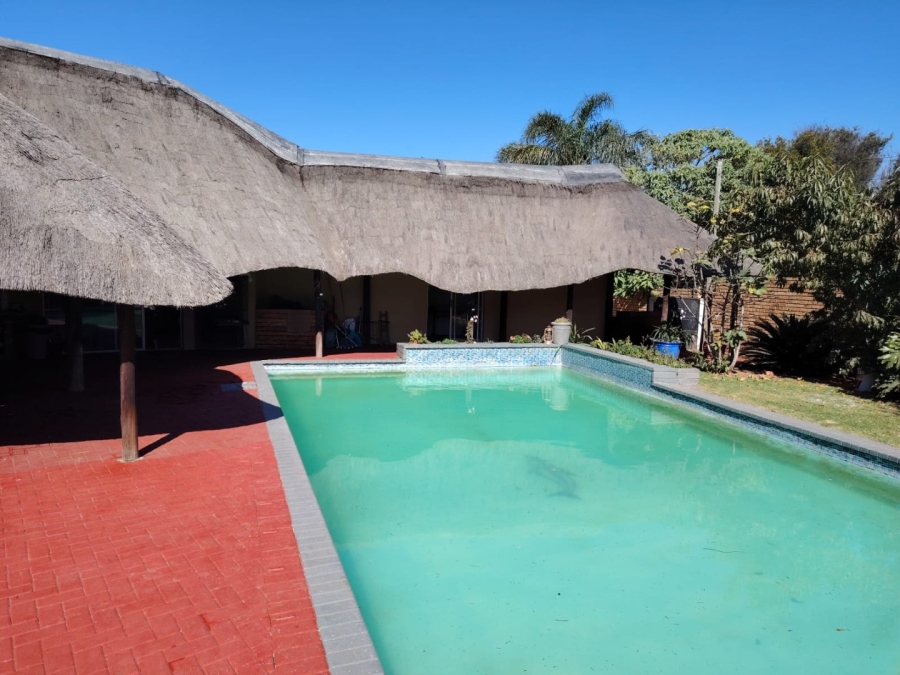 4 Bedroom Property for Sale in Greenhills Gauteng