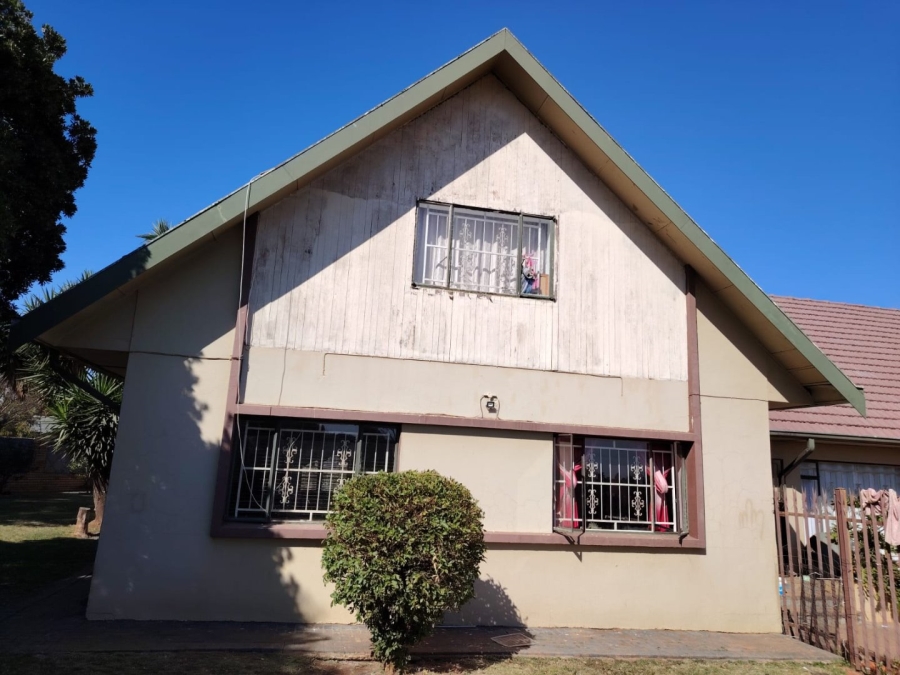 4 Bedroom Property for Sale in Greenhills Gauteng