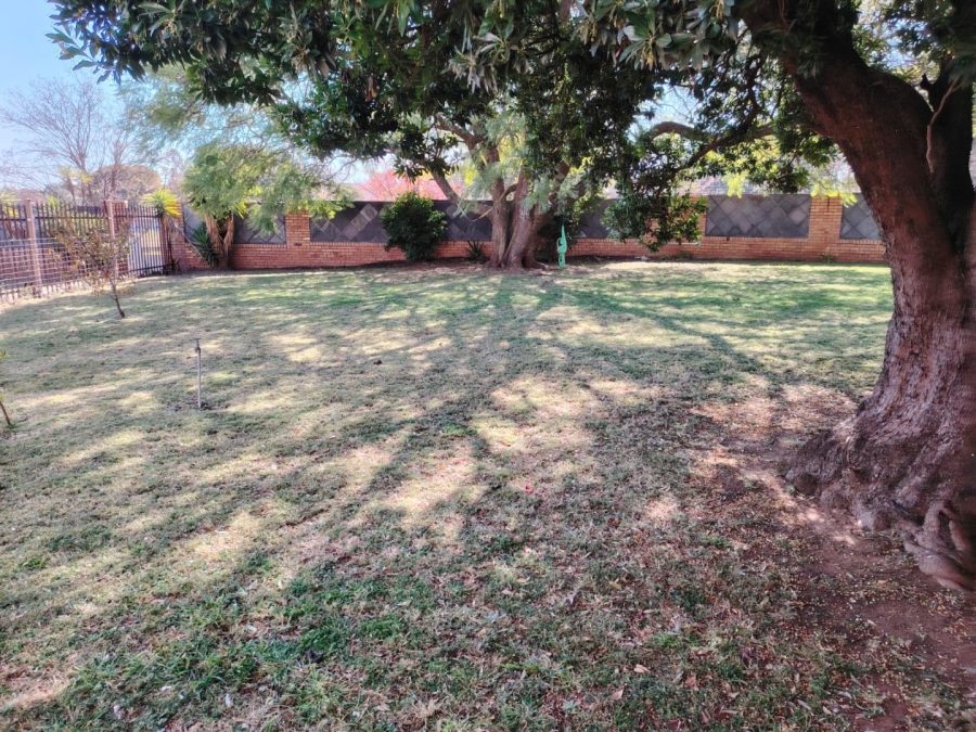 4 Bedroom Property for Sale in Greenhills Gauteng