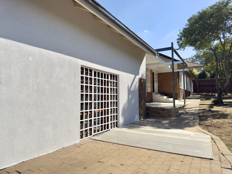 3 Bedroom Property for Sale in Waterkloof Ridge Gauteng