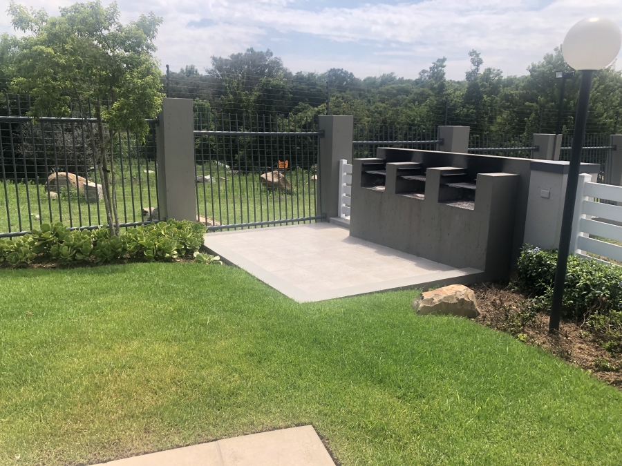 To Let 2 Bedroom Property for Rent in Lonehill Gauteng