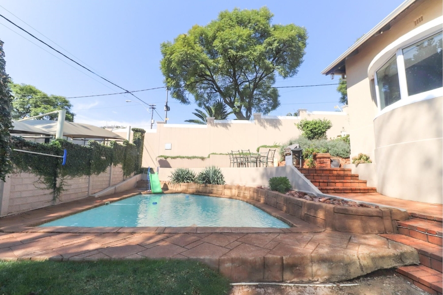 5 Bedroom Property for Sale in Kensington Gauteng