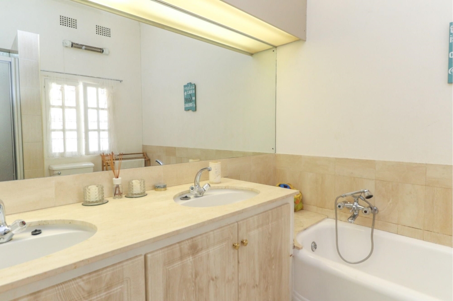 5 Bedroom Property for Sale in Kensington Gauteng
