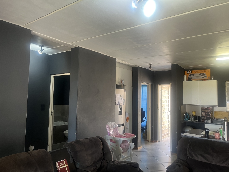 2 Bedroom Property for Sale in Albertsdal Gauteng