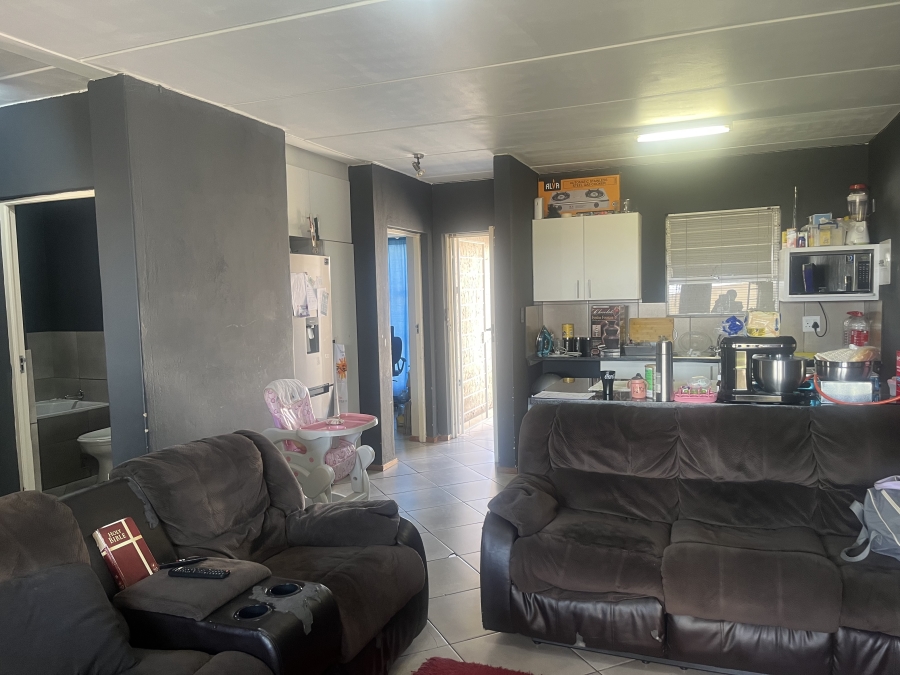 2 Bedroom Property for Sale in Albertsdal Gauteng