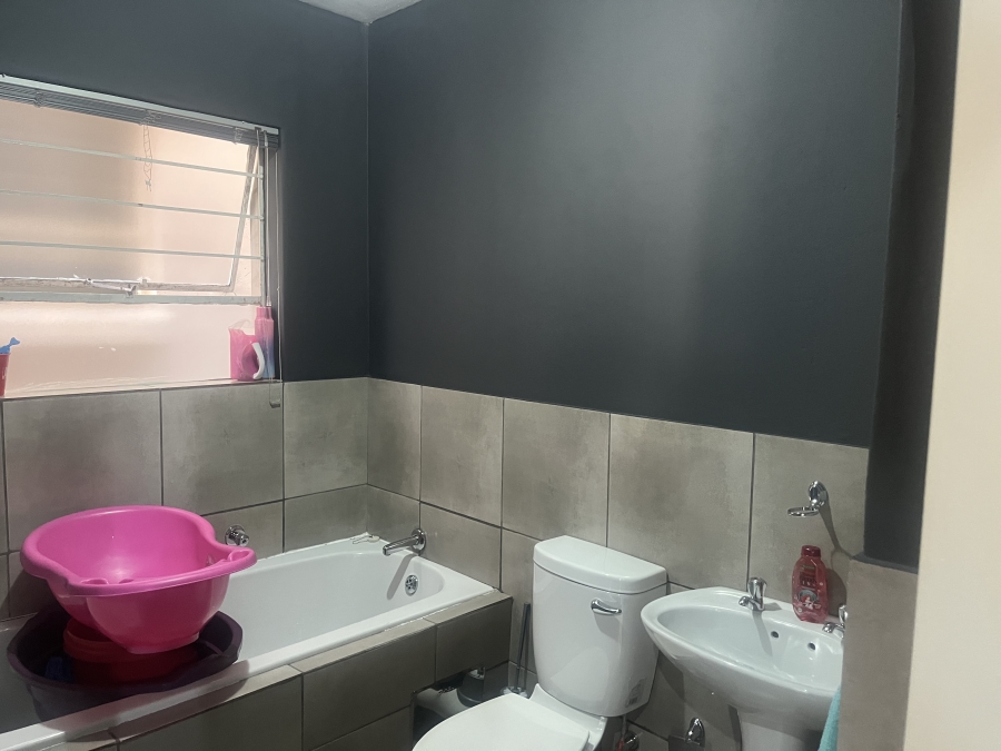 2 Bedroom Property for Sale in Albertsdal Gauteng