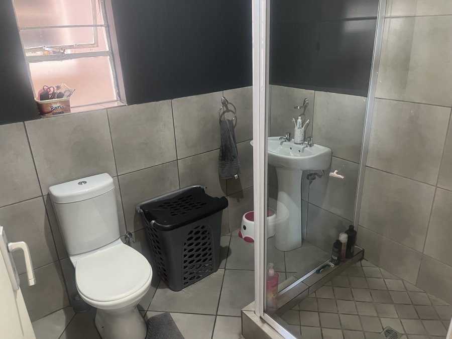 2 Bedroom Property for Sale in Albertsdal Gauteng