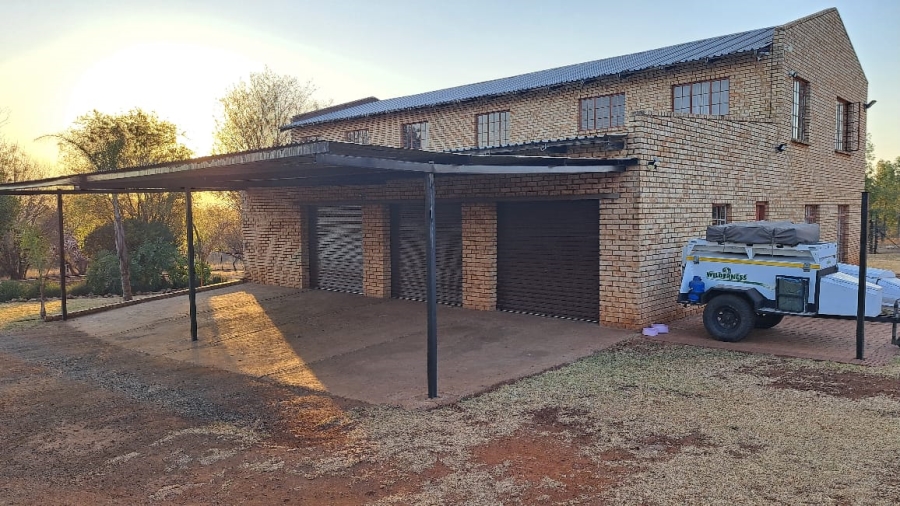 5 Bedroom Property for Sale in Zwartkrans Gauteng