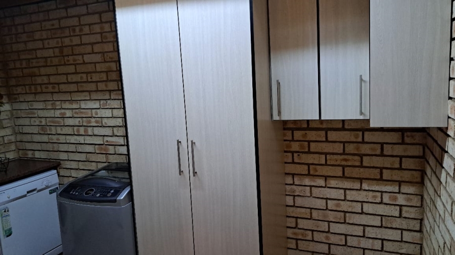 5 Bedroom Property for Sale in Zwartkrans Gauteng