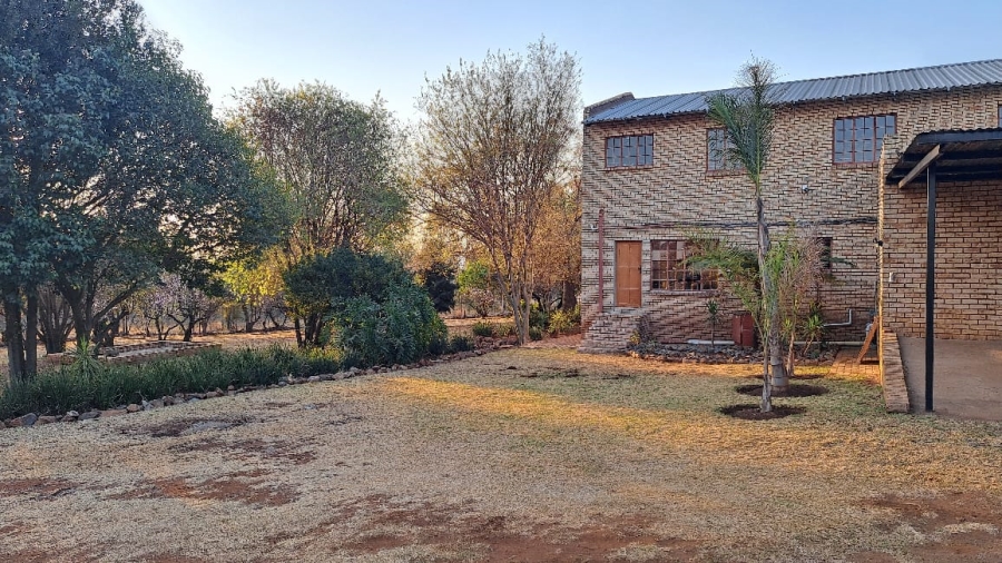 5 Bedroom Property for Sale in Zwartkrans Gauteng