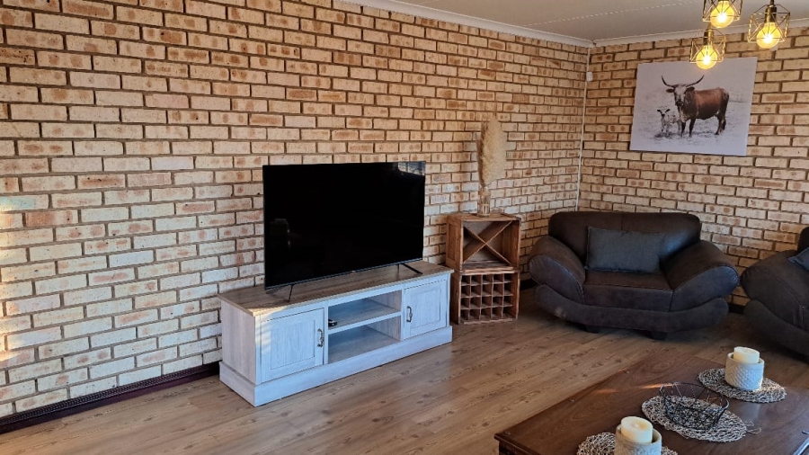 5 Bedroom Property for Sale in Zwartkrans Gauteng