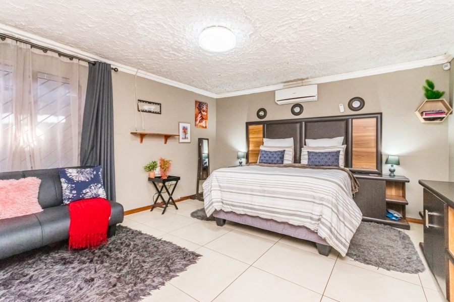 4 Bedroom Property for Sale in Cosmo City Gauteng