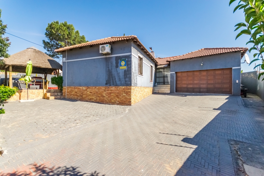 4 Bedroom Property for Sale in Cosmo City Gauteng