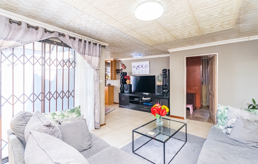 4 Bedroom Property for Sale in Cosmo City Gauteng