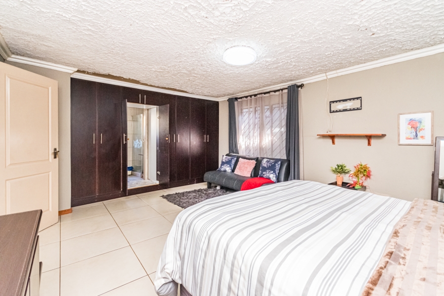 4 Bedroom Property for Sale in Cosmo City Gauteng