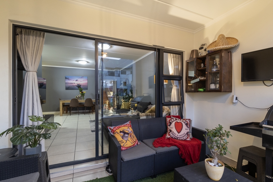 3 Bedroom Property for Sale in Greenstone Crest Gauteng