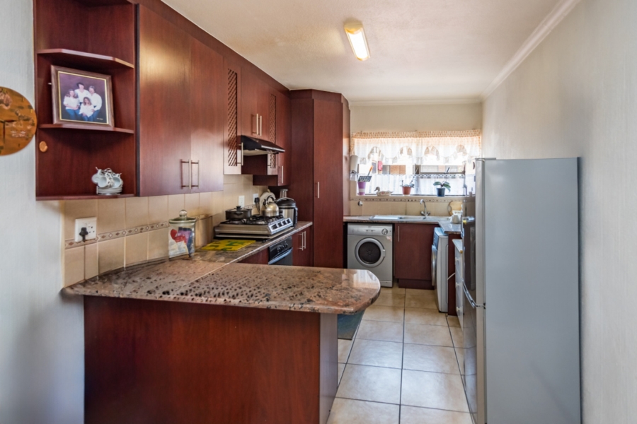 2 Bedroom Property for Sale in Monument Gauteng