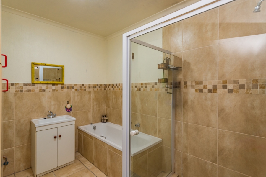 2 Bedroom Property for Sale in Monument Gauteng