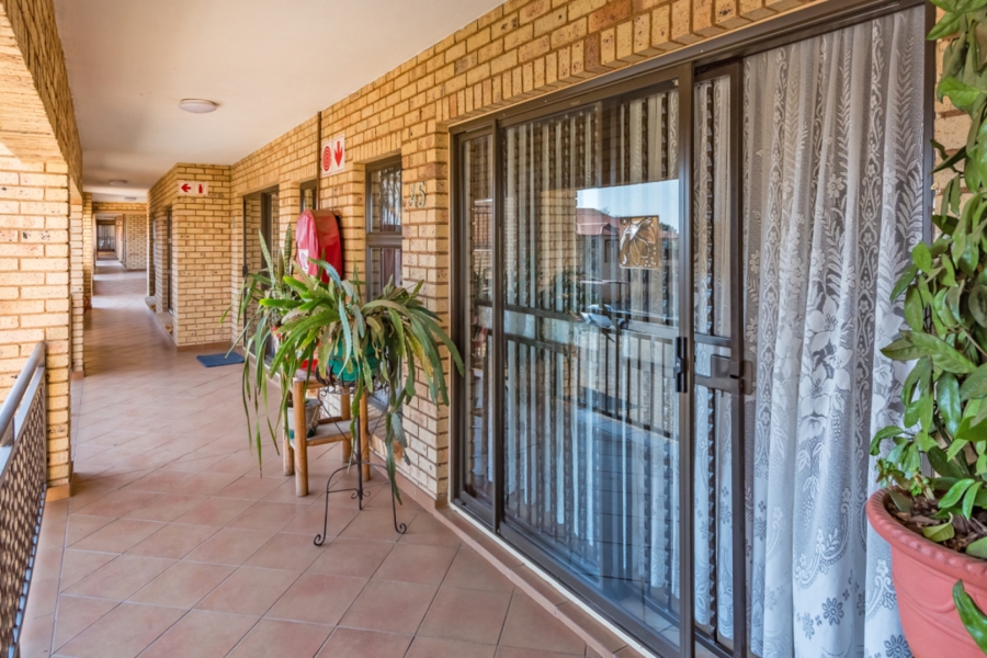 2 Bedroom Property for Sale in Monument Gauteng