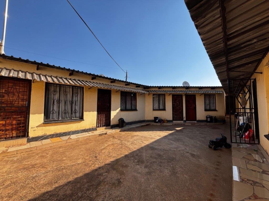 11 Bedroom Property for Sale in Siluma View Gauteng