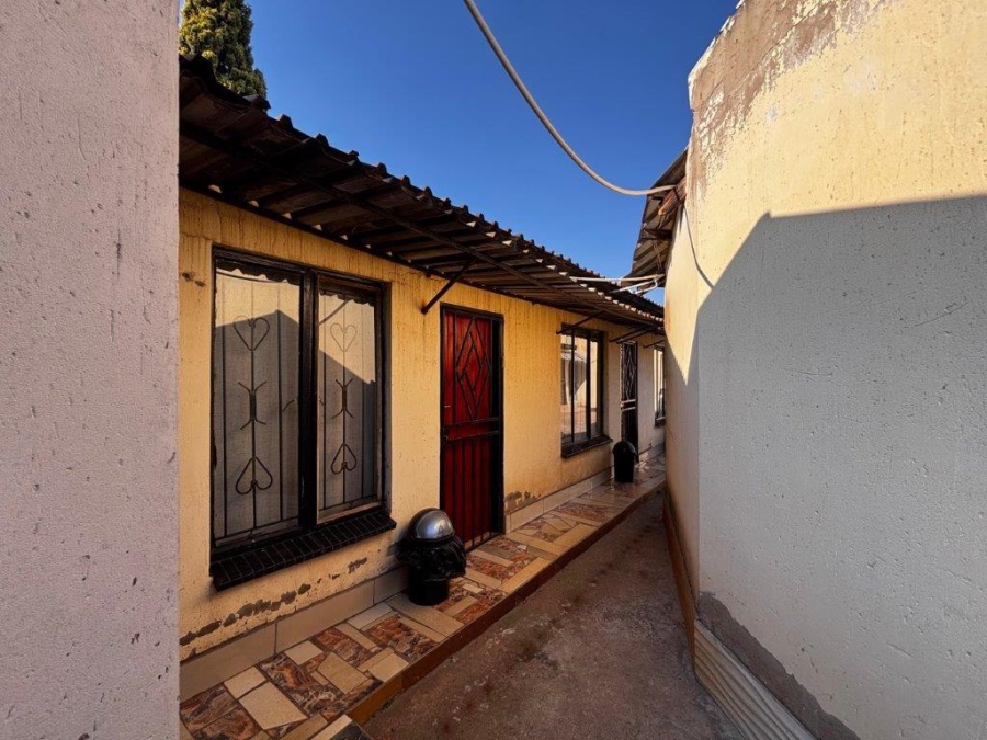 11 Bedroom Property for Sale in Siluma View Gauteng