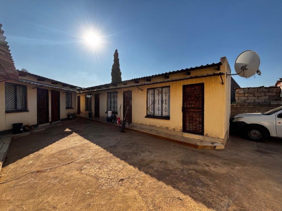 11 Bedroom Property for Sale in Siluma View Gauteng