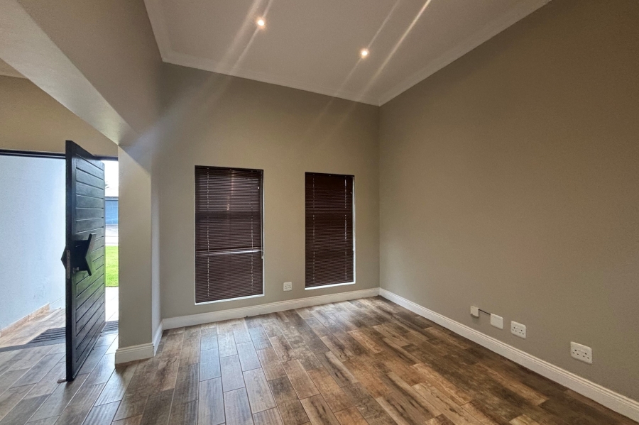 To Let 5 Bedroom Property for Rent in The Hills Game Reserve Estate Gauteng