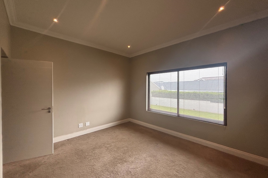 To Let 5 Bedroom Property for Rent in The Hills Game Reserve Estate Gauteng
