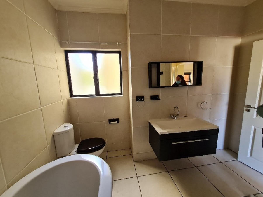 2 Bedroom Property for Sale in Greenstone Hill Gauteng
