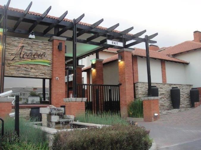 2 Bedroom Property for Sale in Greenstone Hill Gauteng