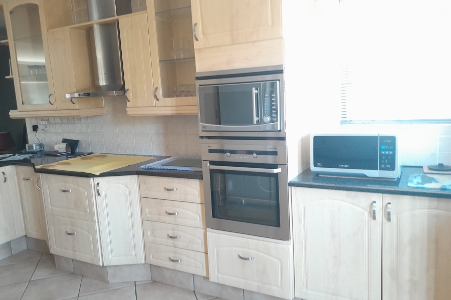 To Let 3 Bedroom Property for Rent in Beyers Park Gauteng
