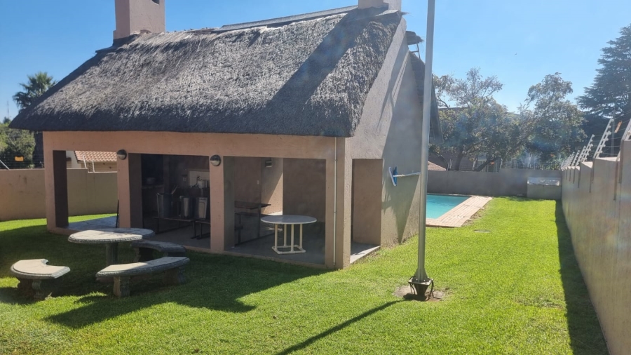 To Let 2 Bedroom Property for Rent in Carenvale Gauteng