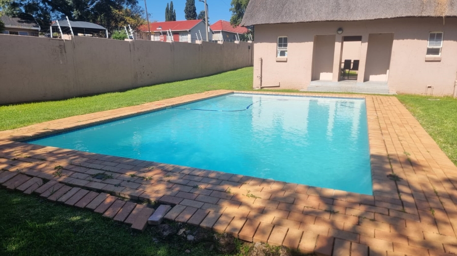 To Let 2 Bedroom Property for Rent in Carenvale Gauteng
