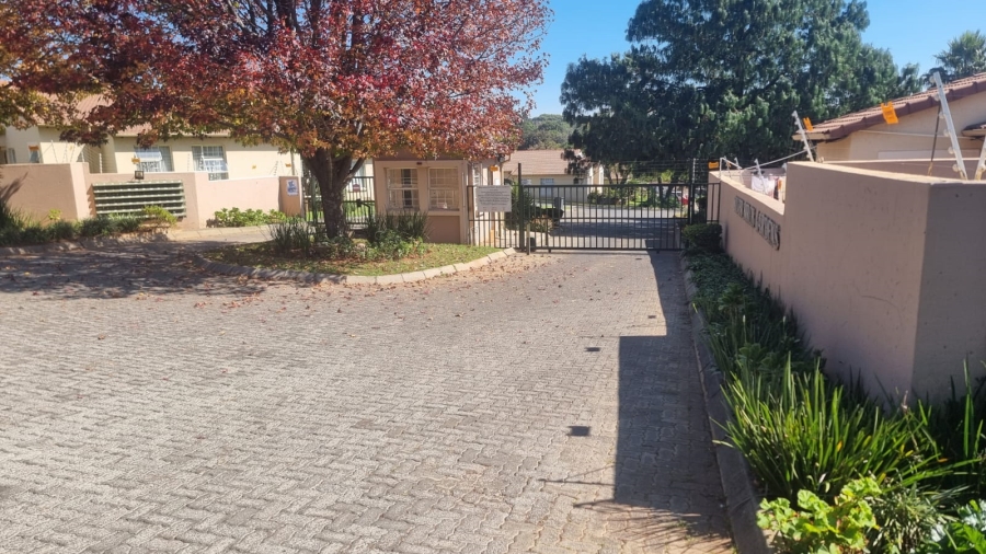 To Let 2 Bedroom Property for Rent in Carenvale Gauteng