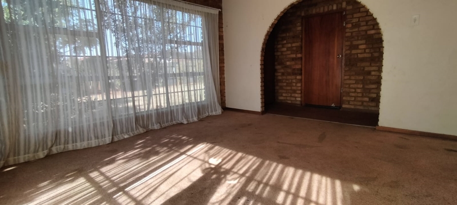 4 Bedroom Property for Sale in Westonaria Gauteng