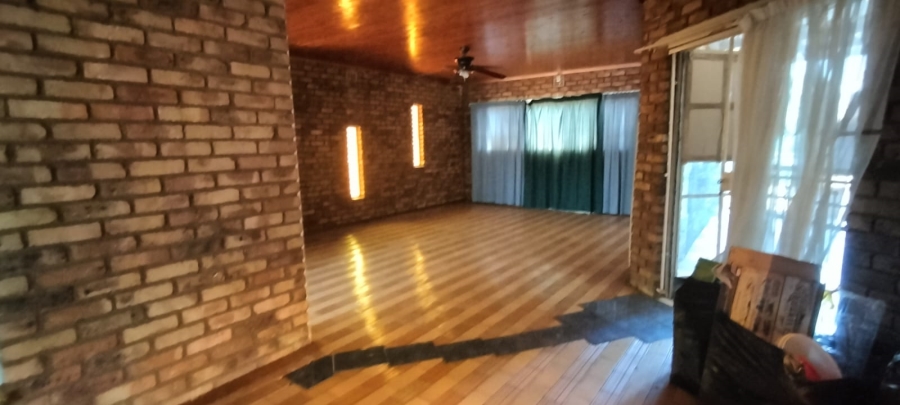 4 Bedroom Property for Sale in Westonaria Gauteng
